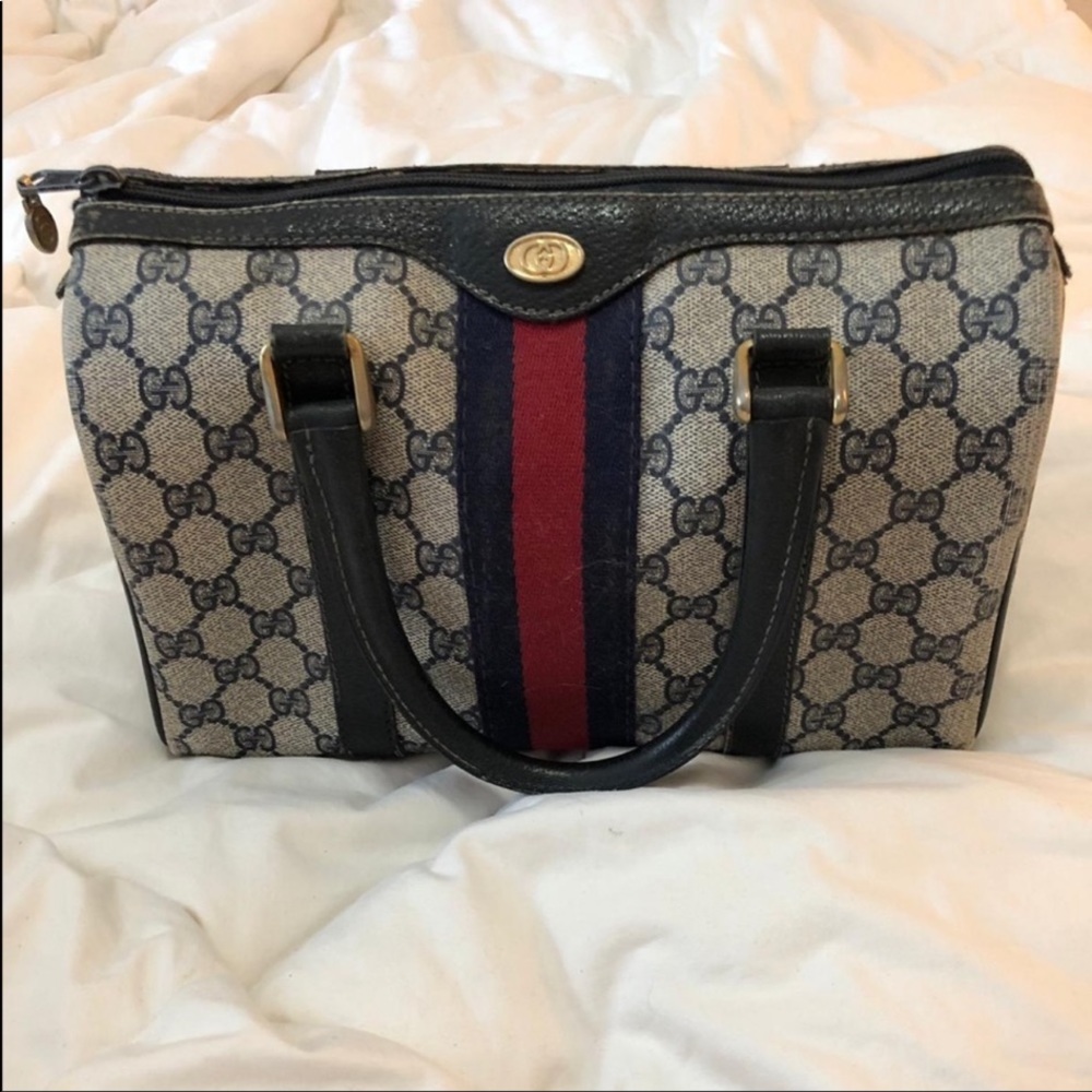 Authentic Vintage Gucci GG Supreme Purse